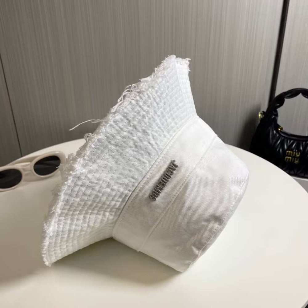 Jacquemus Bucket Hat White - Picture 6 of 7